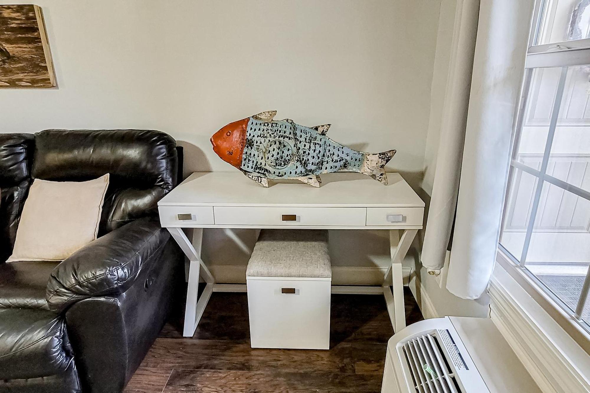 Little River Loft & Riverfront Gem Townsend Room photo