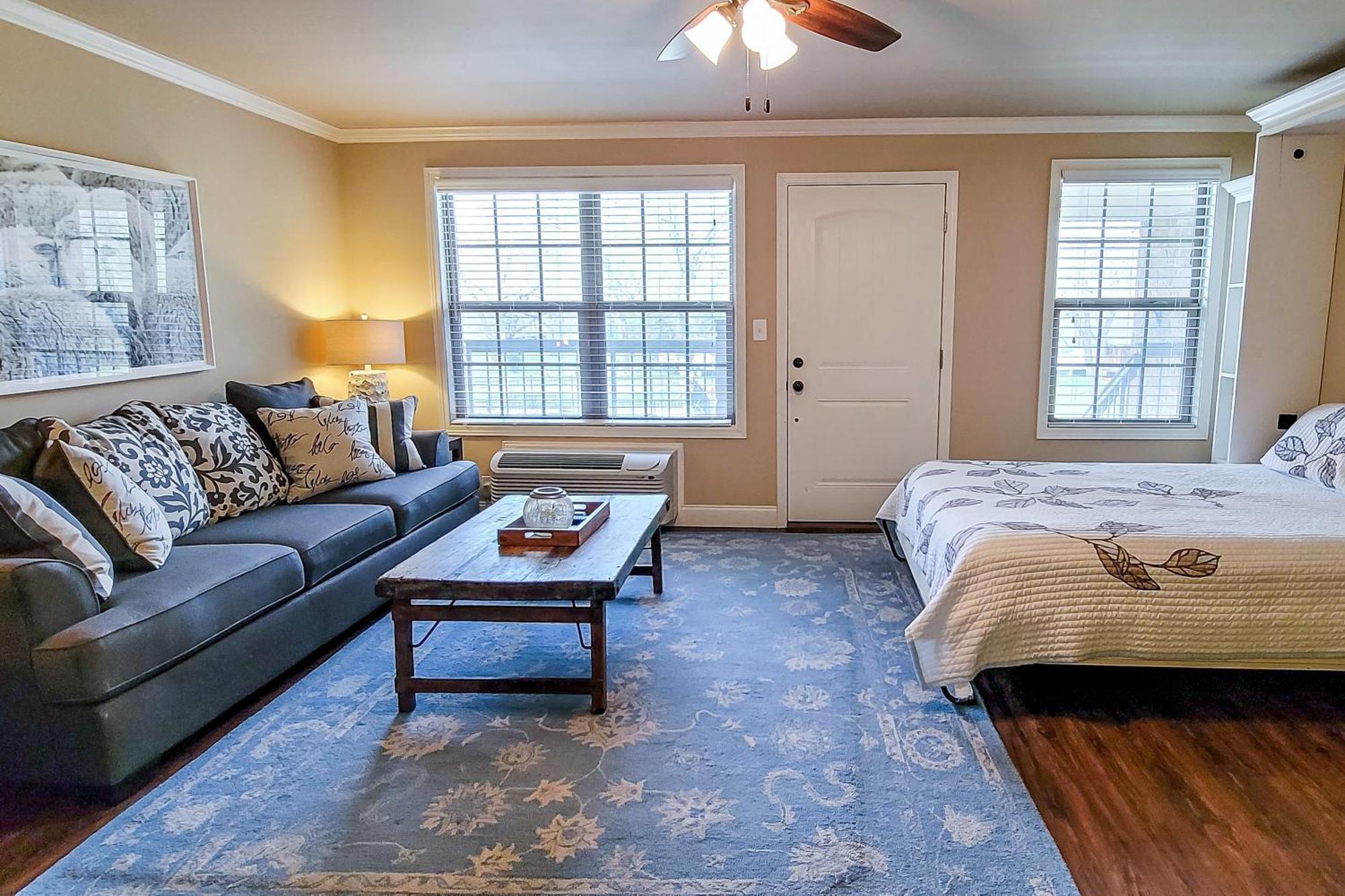 Little River Loft & Riverfront Gem Townsend Room photo