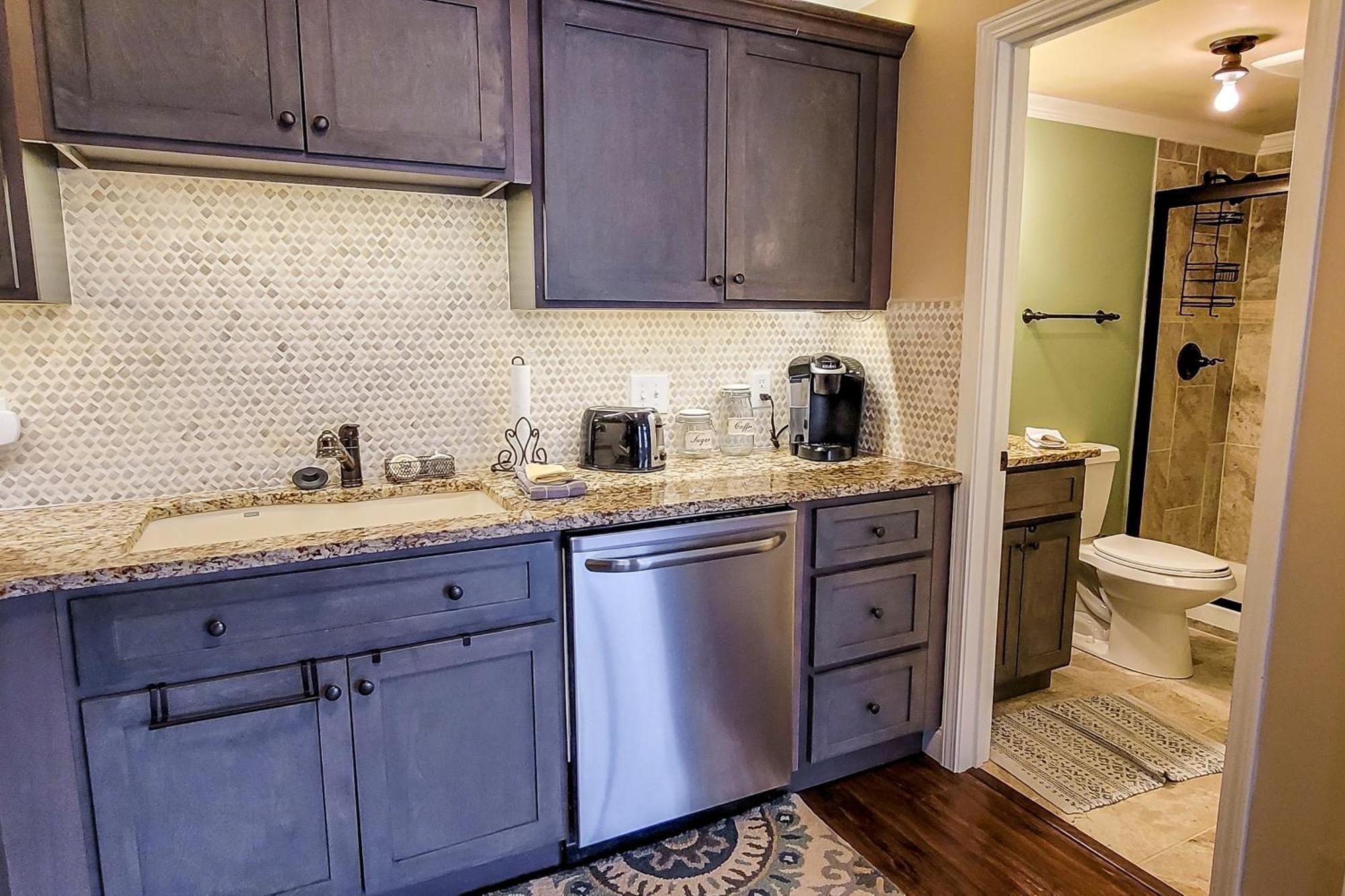 Little River Loft & Riverfront Gem Townsend Room photo